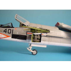 AIRES F-8E Crusader gun bay