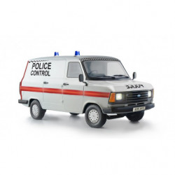 ITALERI FORD TRANSIT UK POLICE