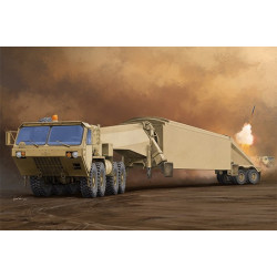 TRUMPETER M983 Tractor with...